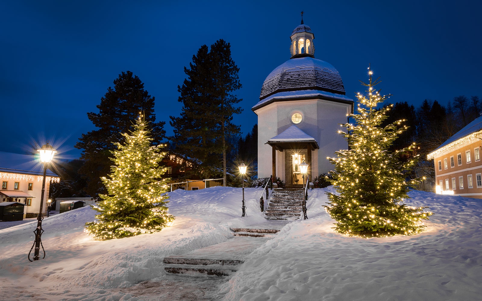 Winterliche Stille-Nacht-Kapelle