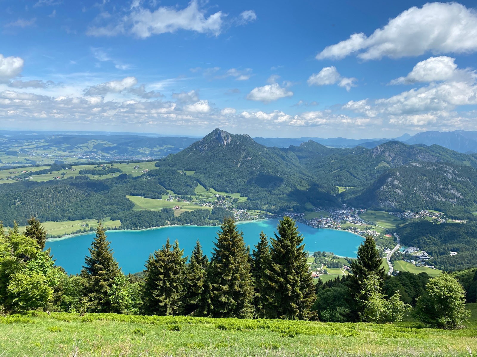 Blick auf den Fuschlsee und den Schober vom Gipfel