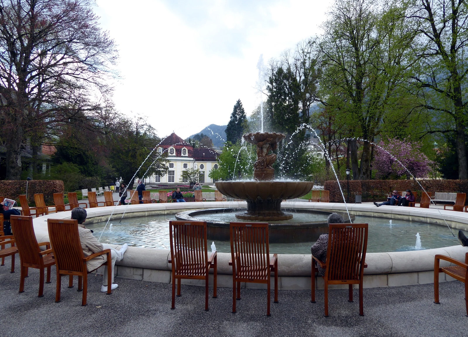 Durchatmen im Königlichen Kurgarten in Bad Reichenhall.