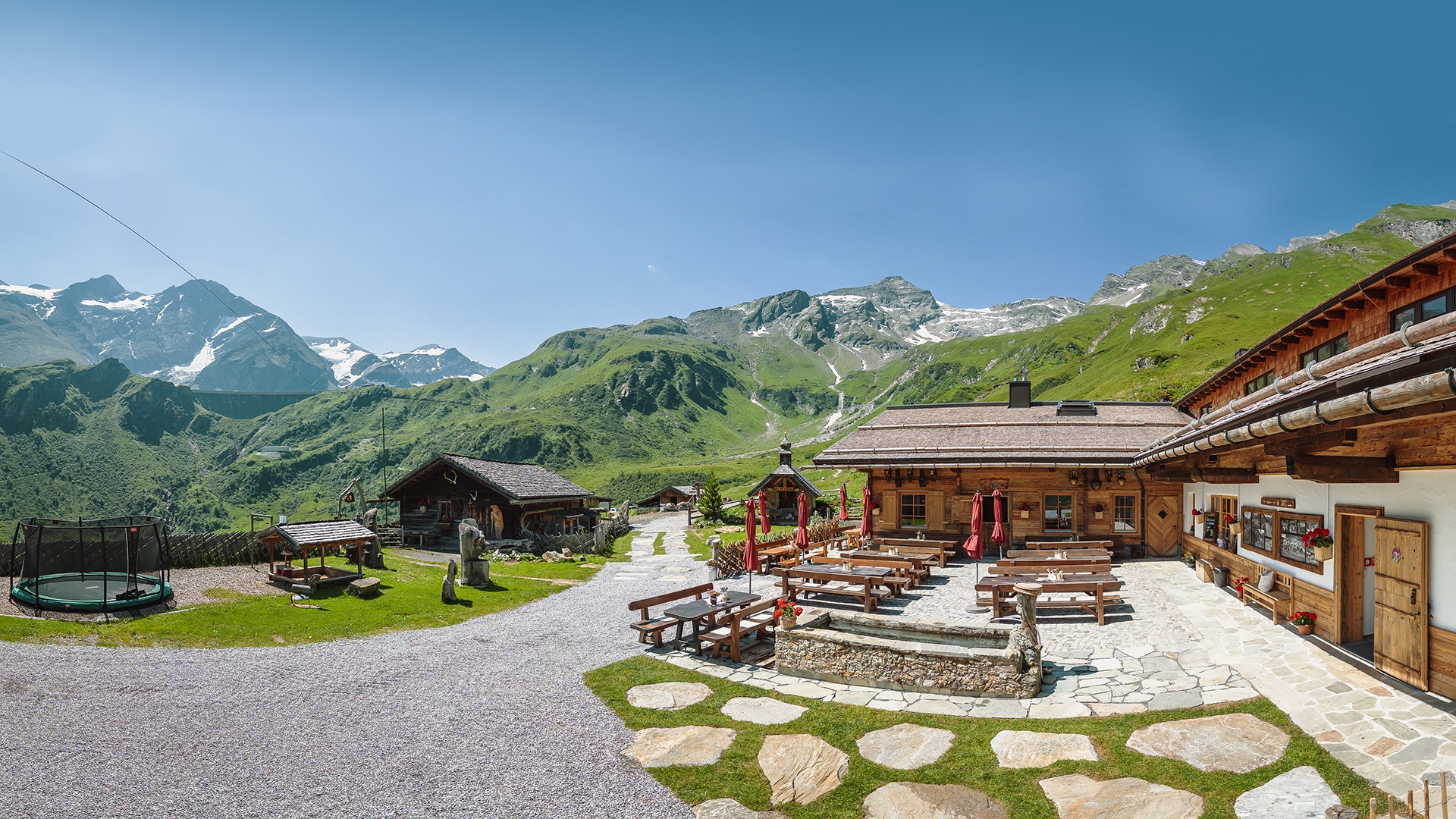 Die Fürthermoaralm mit atemberaubendem Panorama