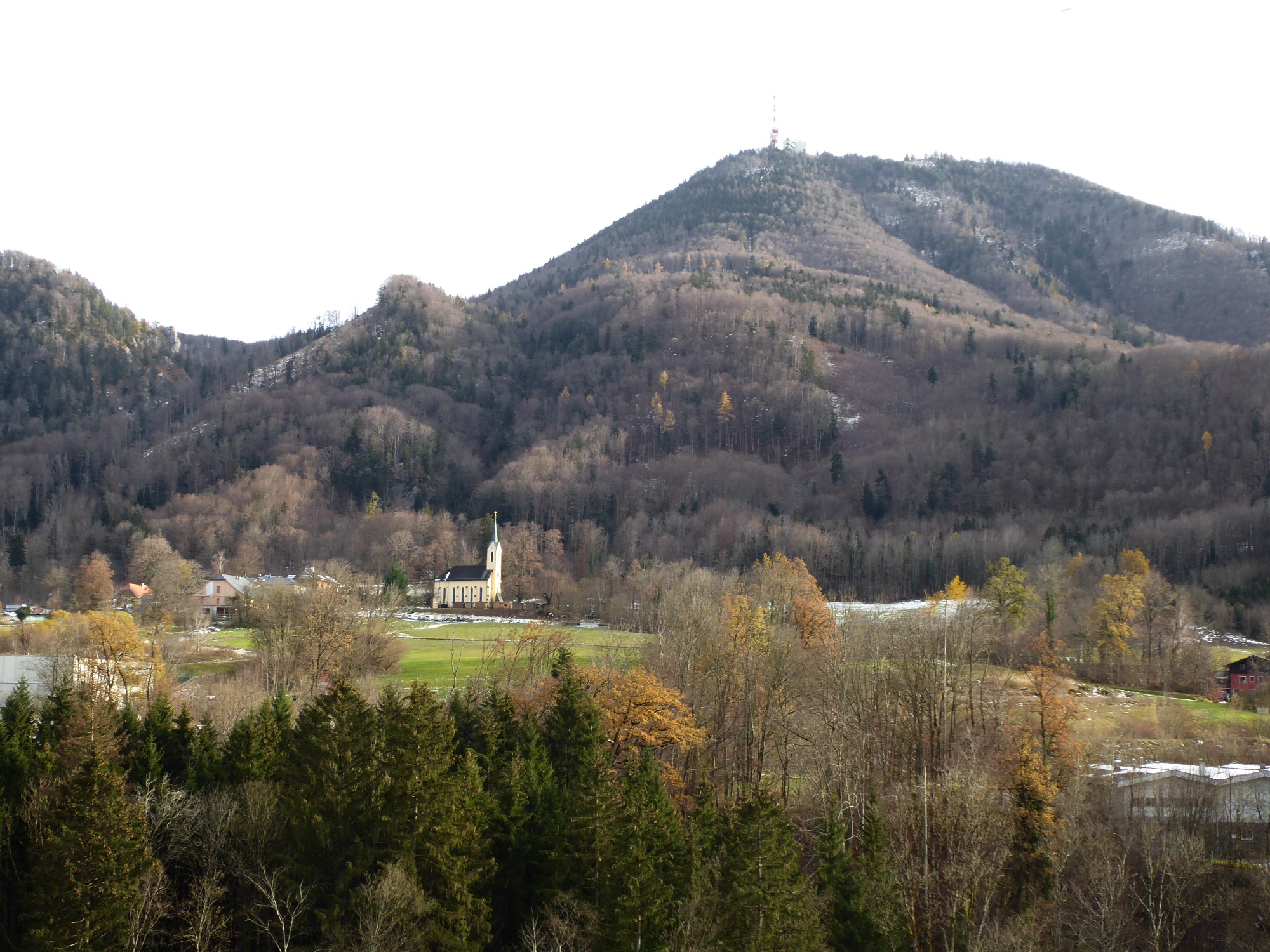 The Guggenthaler chapel at the northern foot of the Gaisberg is already visible, but there is still a ditch in between.