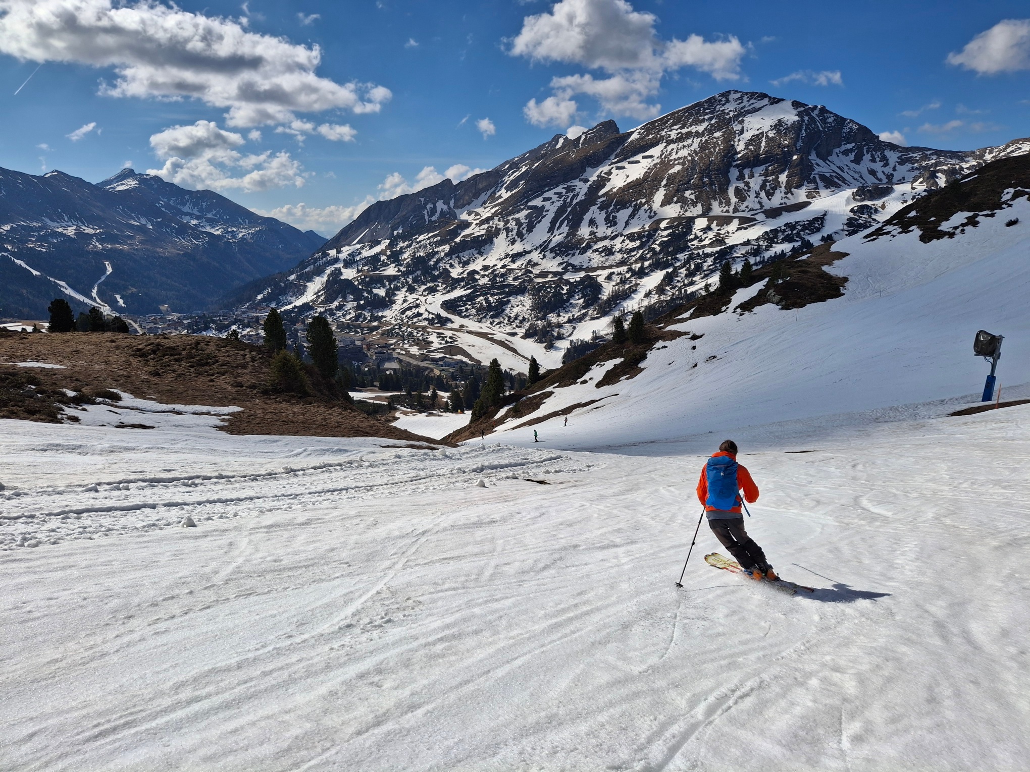 After the one-and-a-half-hour ascent, the bus stop can be reached in a few minutes.
