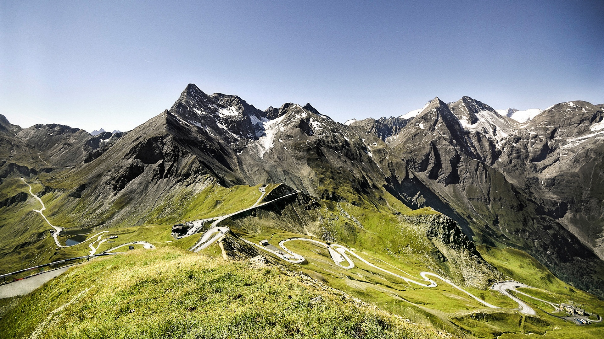 Großglockner Hochalpenstraße mit Bergpanorama
