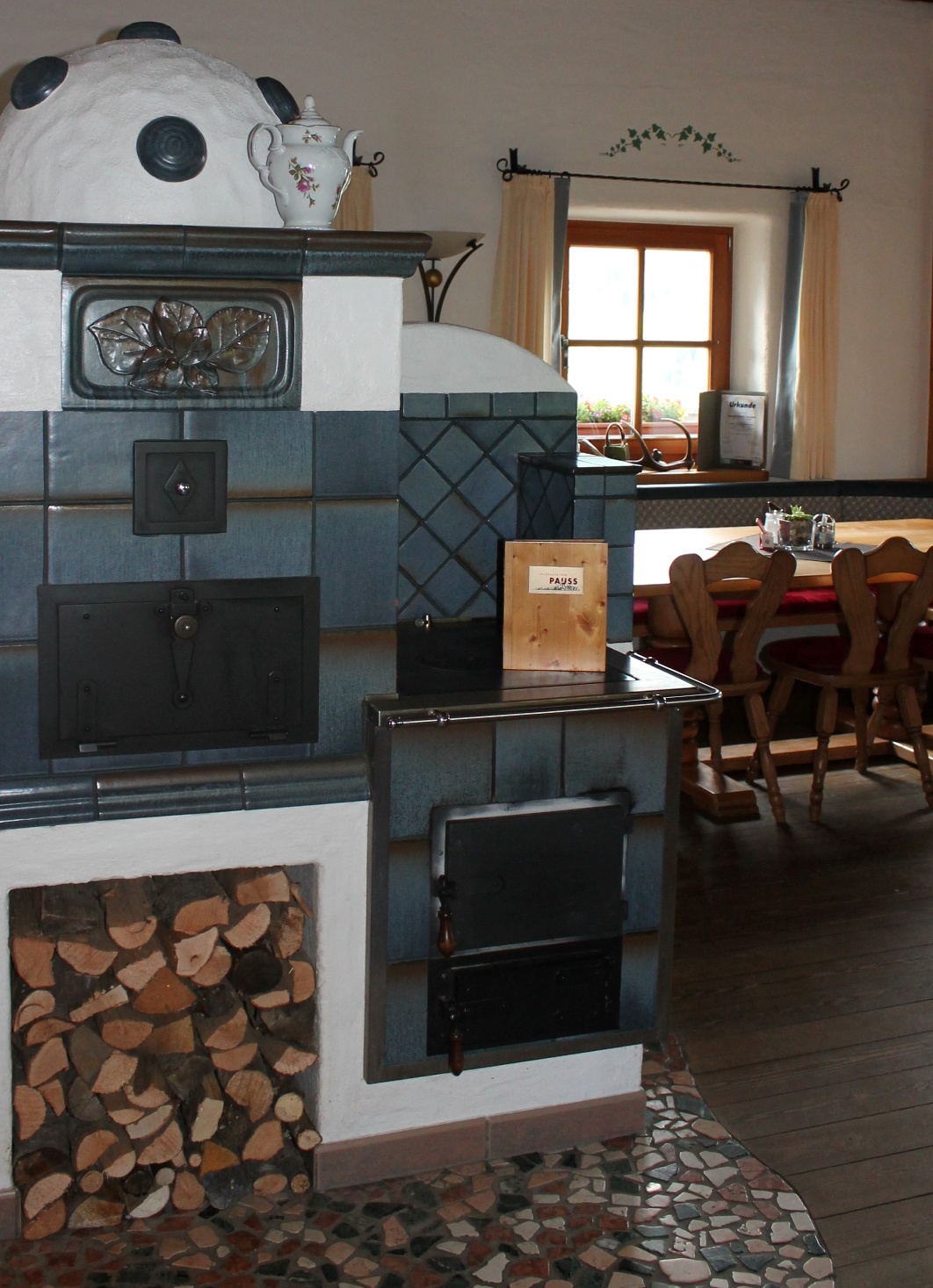 Paussbauer Tiled Stove