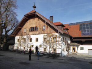 Im Landgasthof Winding Gut werden seit 1392 die Gäste begrüßt.