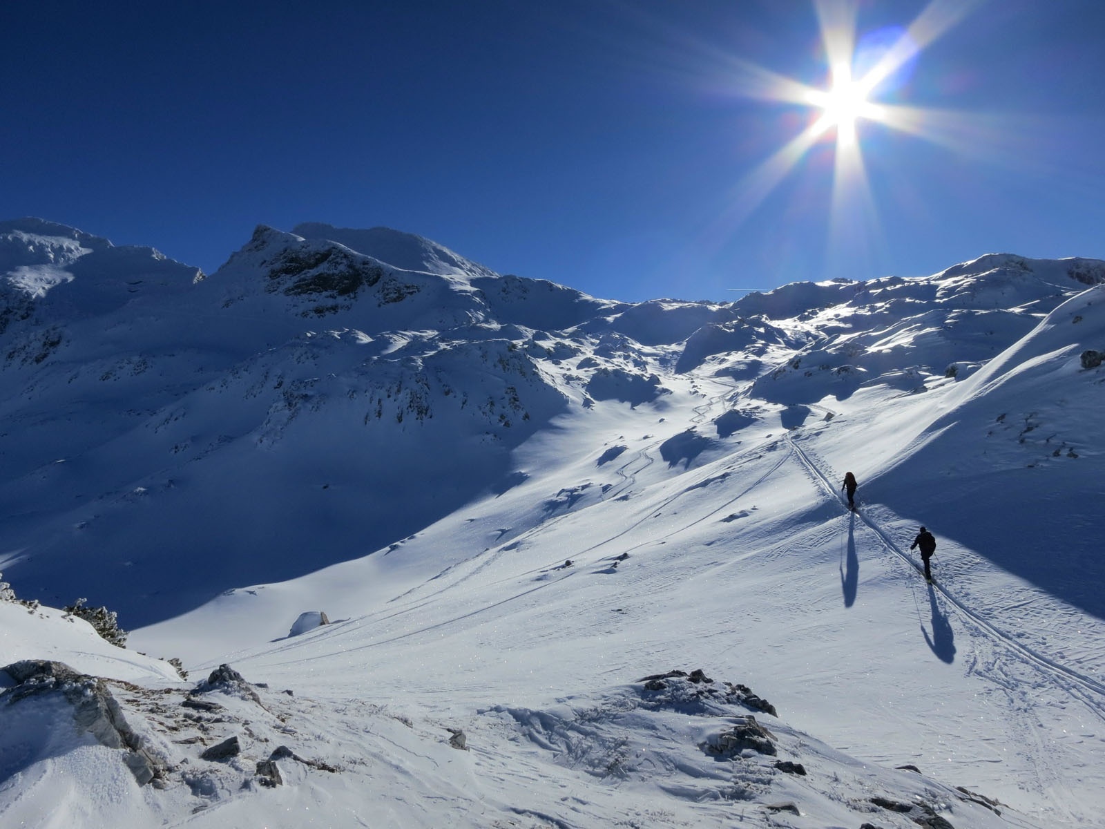 The ascent over the Hengst with a view of the Großer (left) and the Kleiner (right beside it) Pleißlingkeil.